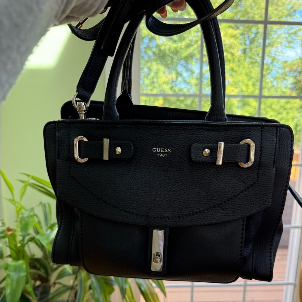 Guess Kingsley Satchel- vintage!